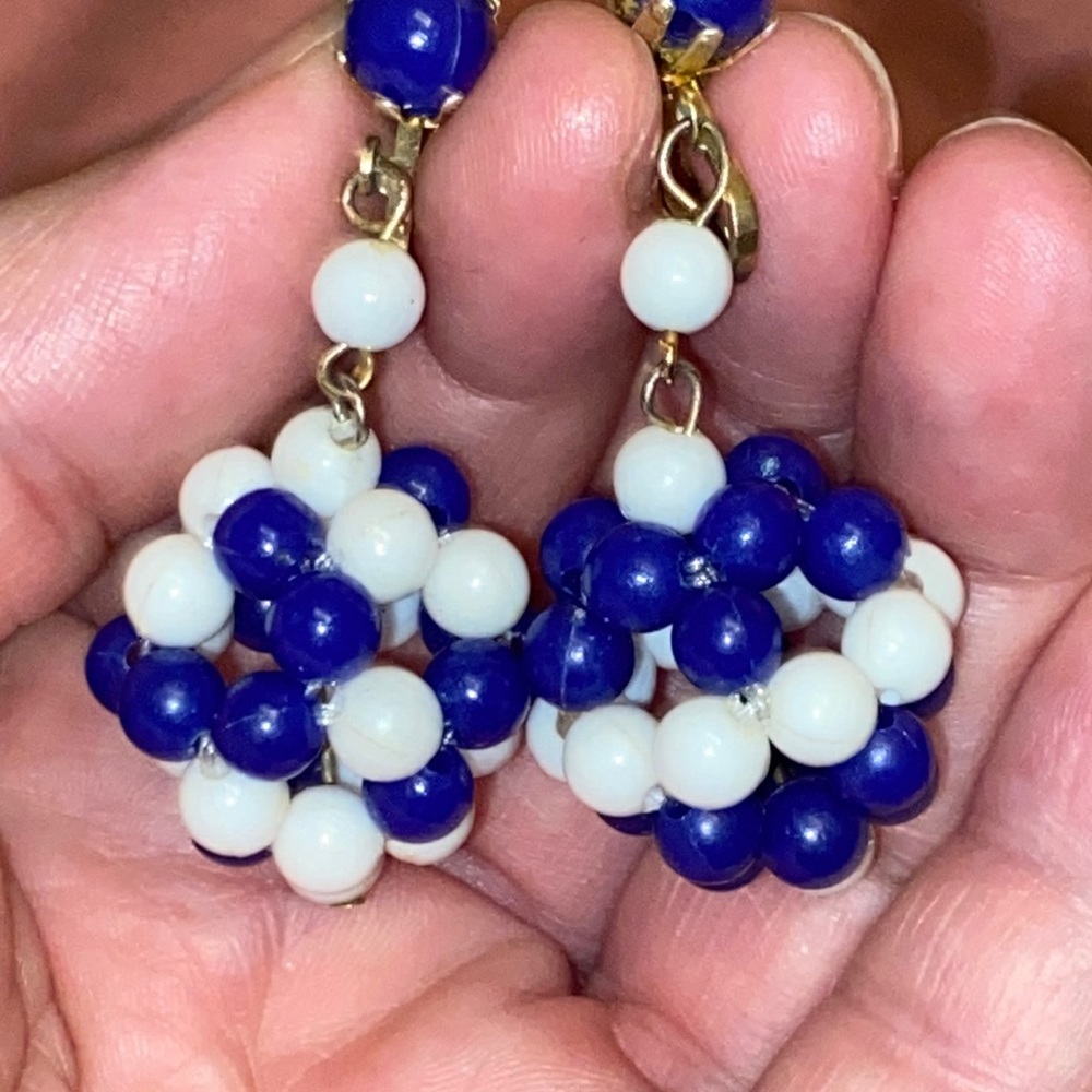 Vintage Hong Kong beaded drop earrings (WY)